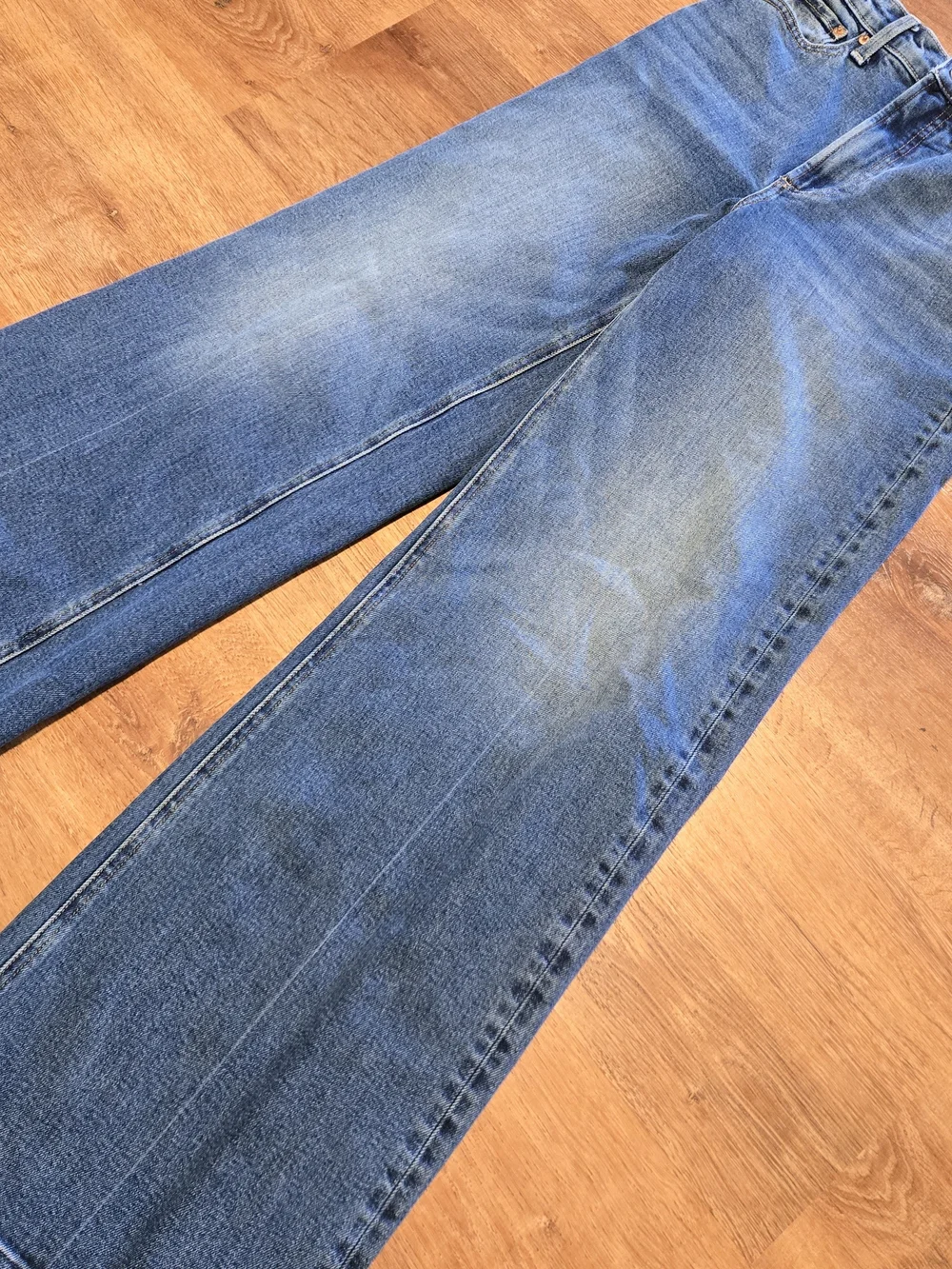 Pistola Lana Cider Wide-Leg Flare Jeans in Medium Blue Wash Size 26  High Rise - Picture 2 of 10